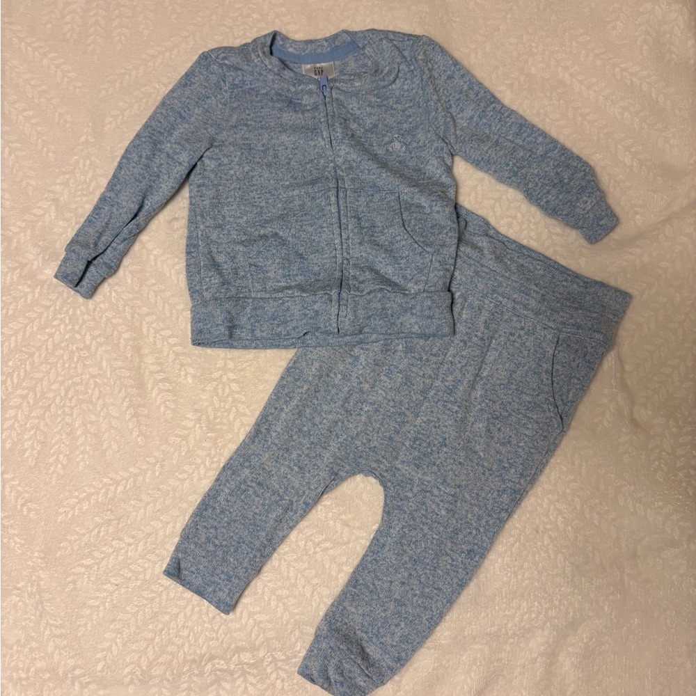3 BabyGap Tracksuits 6-12 months - Picture 2 of 4